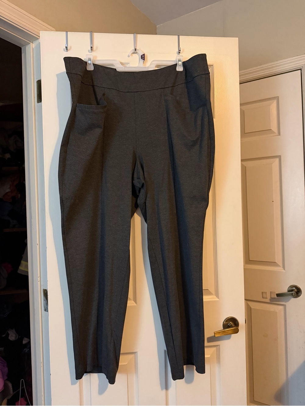Cato 26/28W Hi Rise Straight Leg Gray Pants NWT